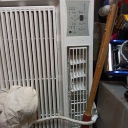 Air Conditioner  220 Volt 