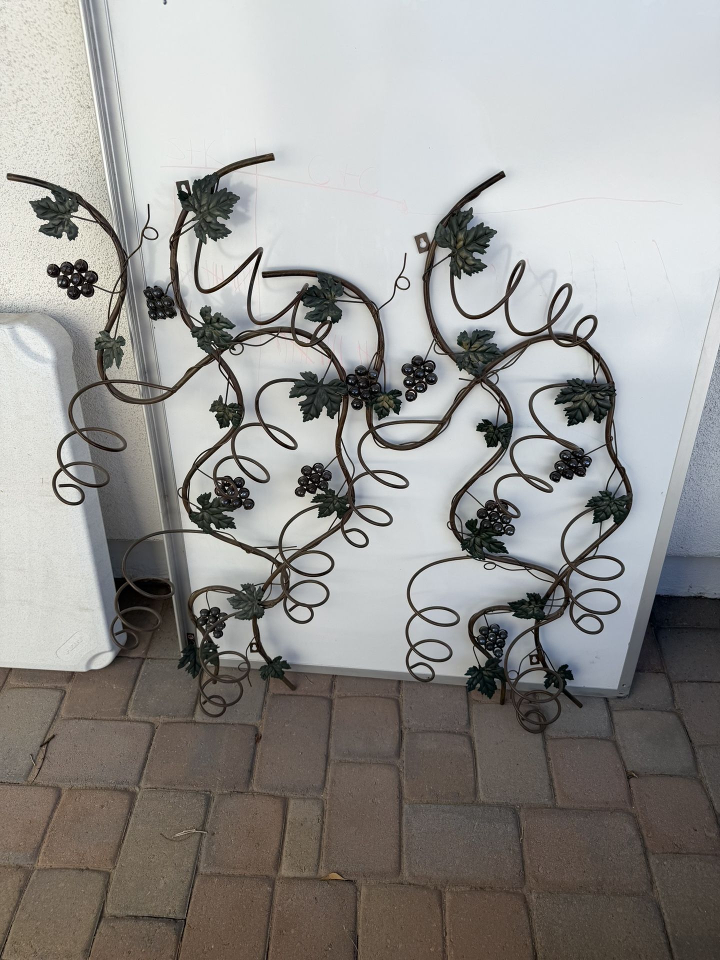 Wall wine Racks