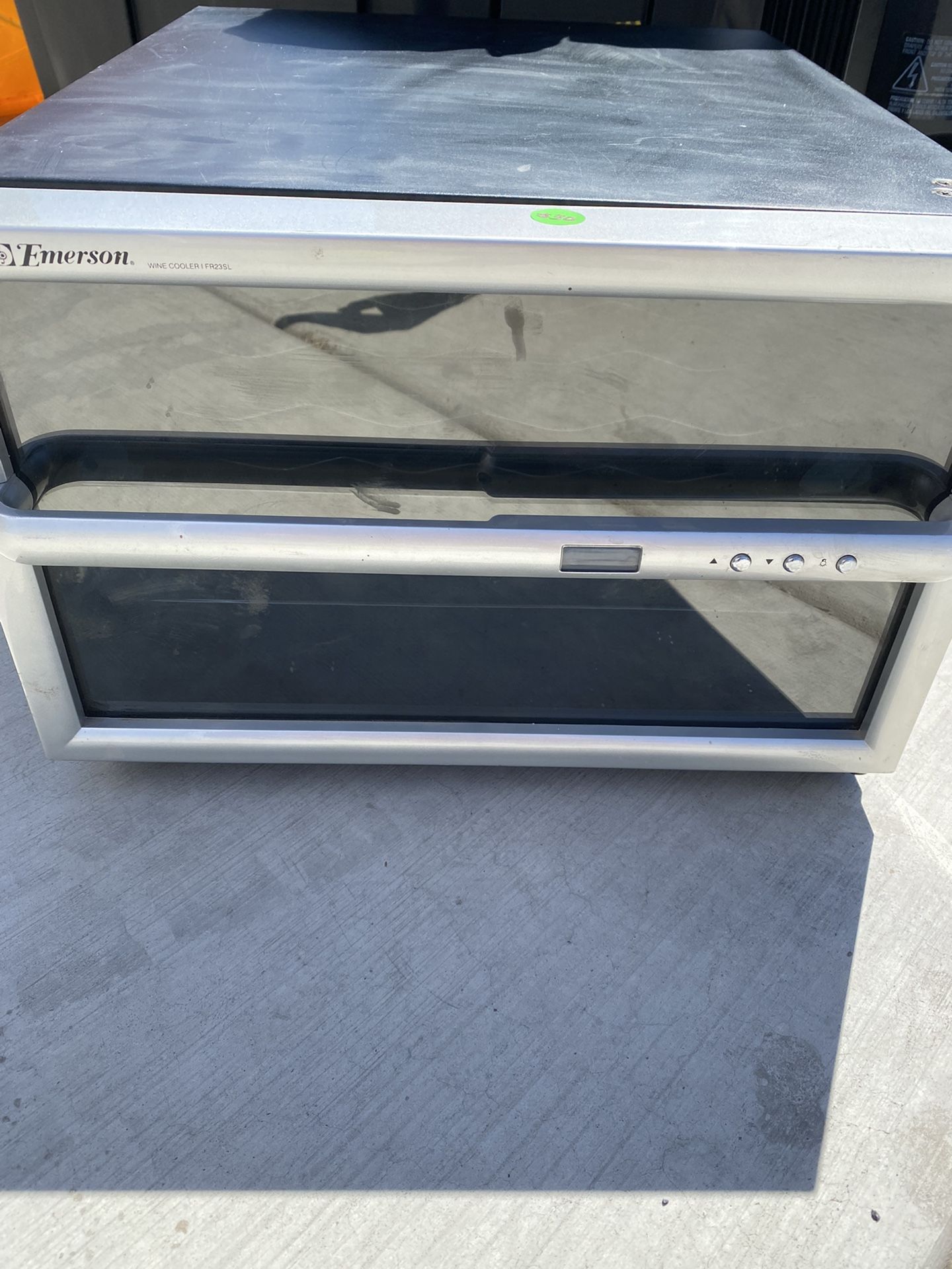 Emerson 8-bottle Wine cooler