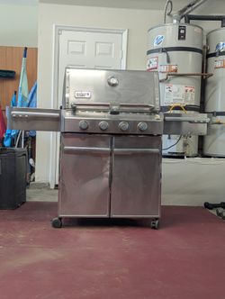 Weber Summit Stainless Steel 4 Burner Propane Gas Grill