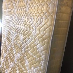 Full size mattress With box spring