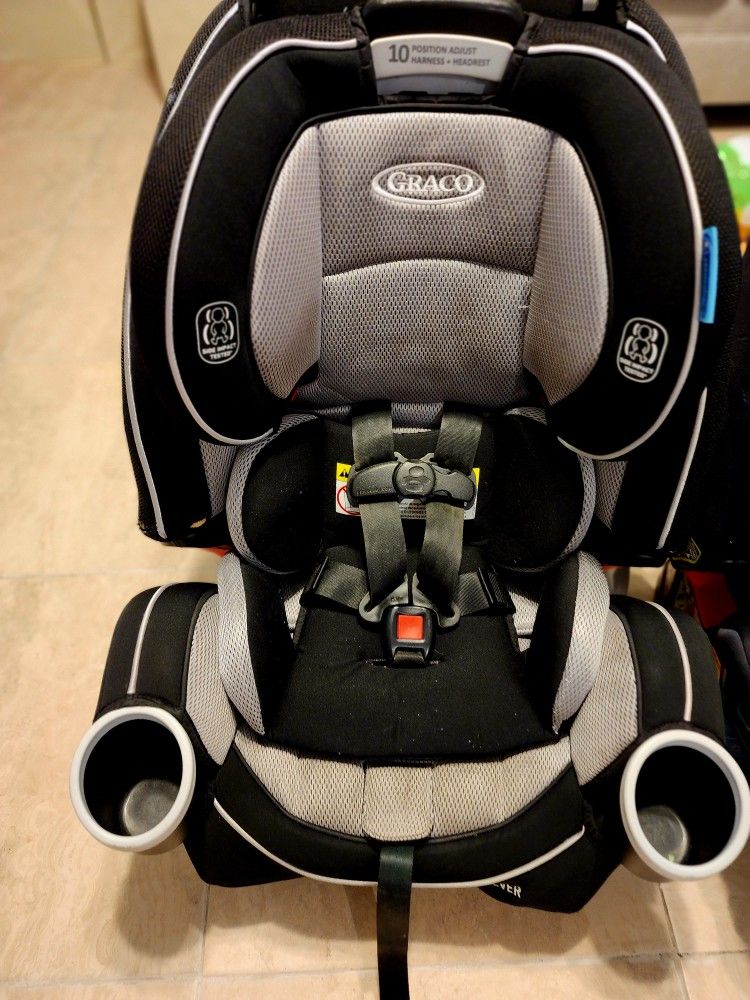 1 GRACO 4 IN 1 CAR SEATS for Sale in San Antonio, TX OfferUp