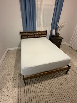 Mattress with free bed frame