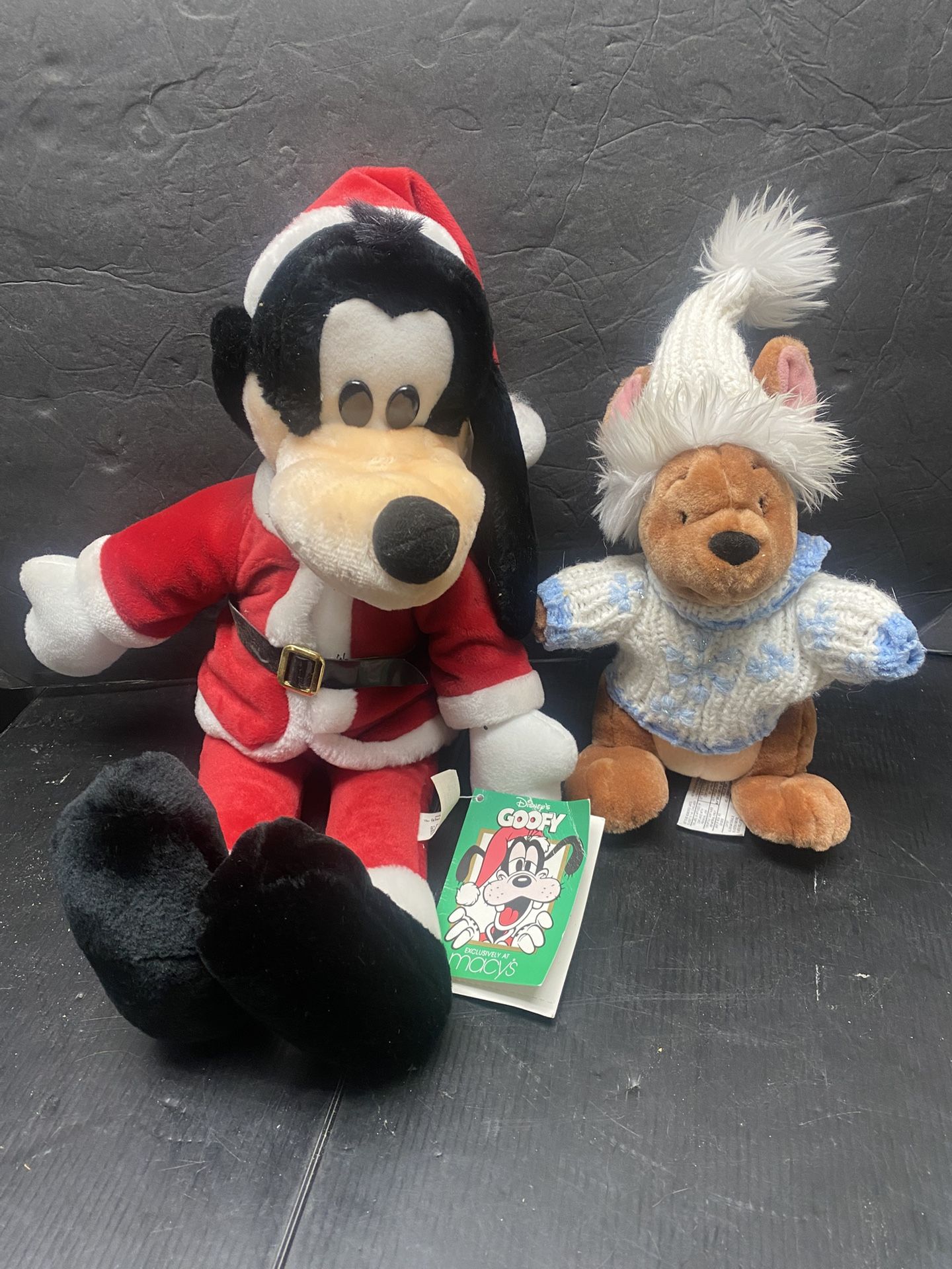 Christmas Goofy And Pooh Plush Toys 
