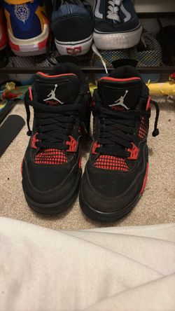 Jordan 4 Red Thunders