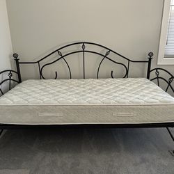 Black Twin Day Bed with Mattress 