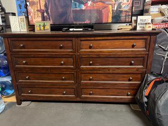 Dresser