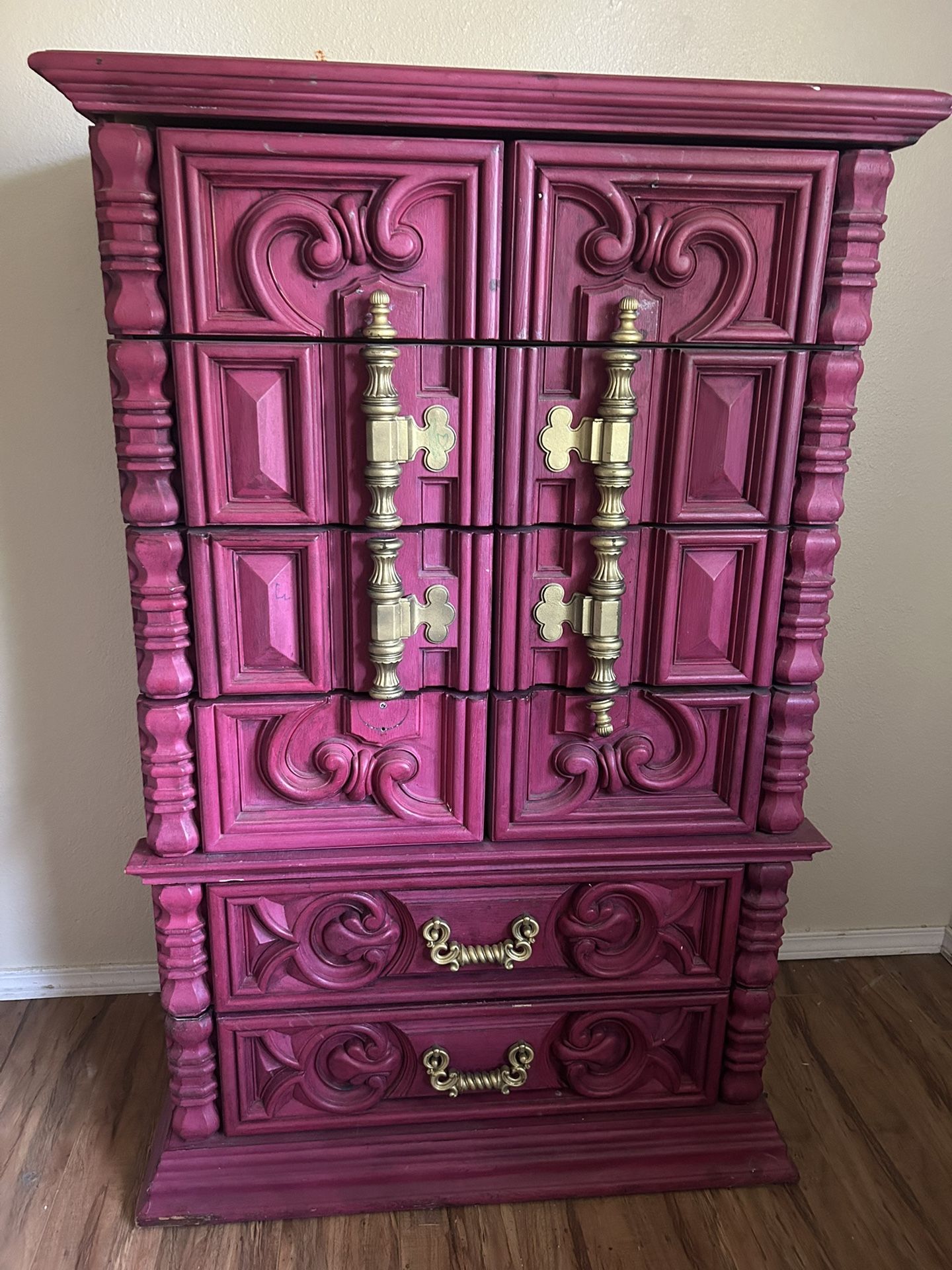 Free- Vintage Dresser