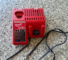 Milwaukee Battery Charger