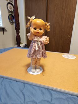 Bonnie Braids Doll With Stand, Original