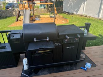 Black stone smoker and grill