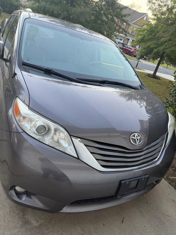 2014 Toyota Sienna