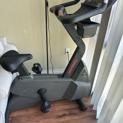LifeFitness c9i Fitness Bike 