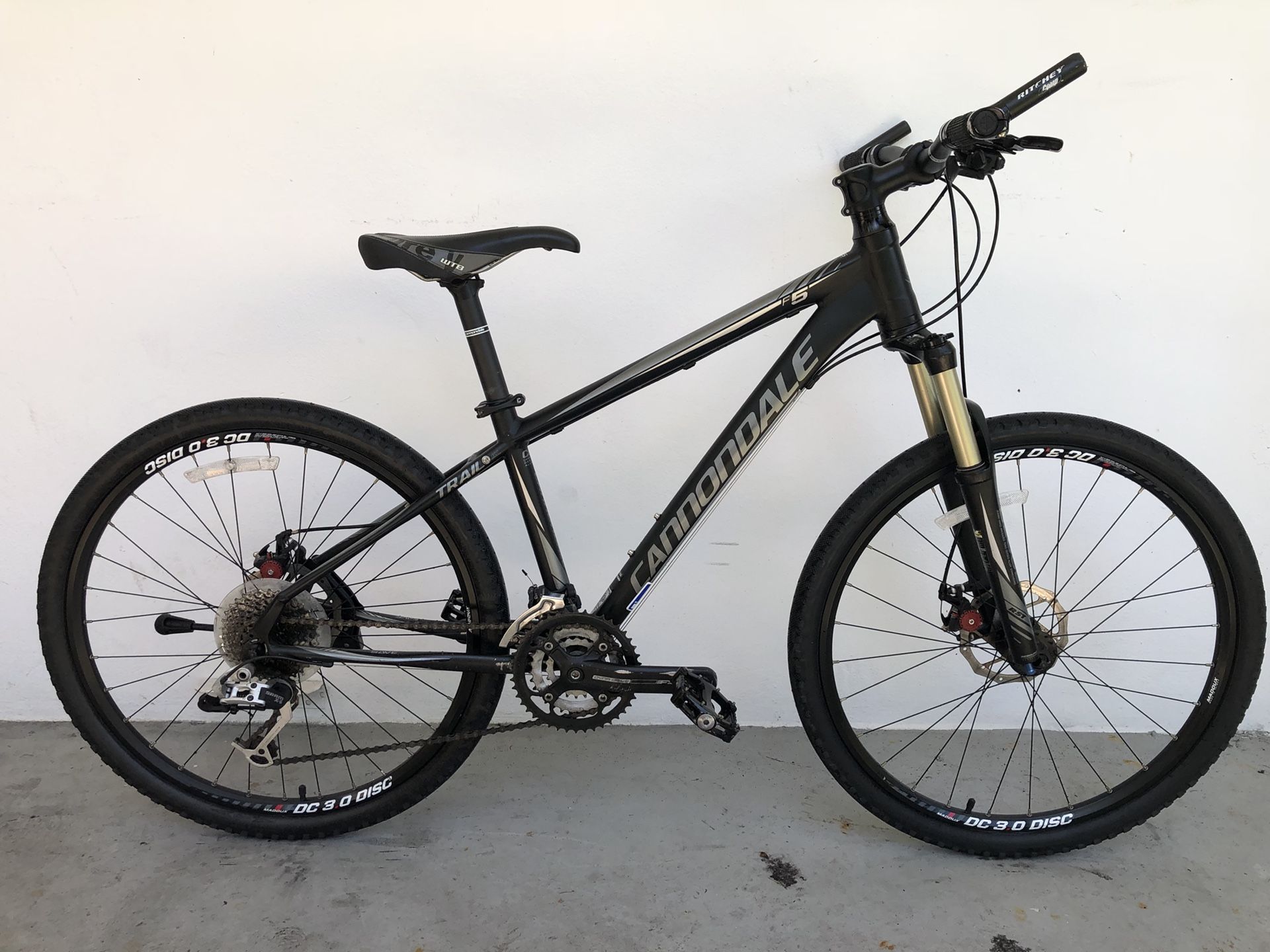 Cannondale F5 Trail Mountain Bike with Disc Brakes