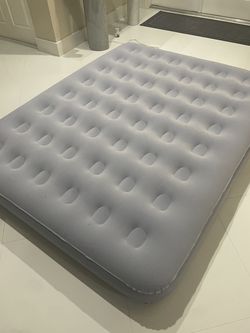 Aerobed Luxury Queen Inflatable Bed
