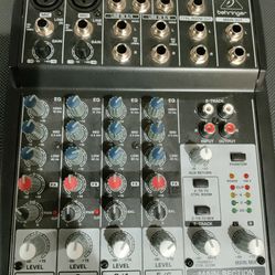 Behringer Xenyx802 Mixer