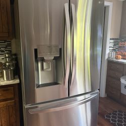 Refrigerator Bottom Freezer 