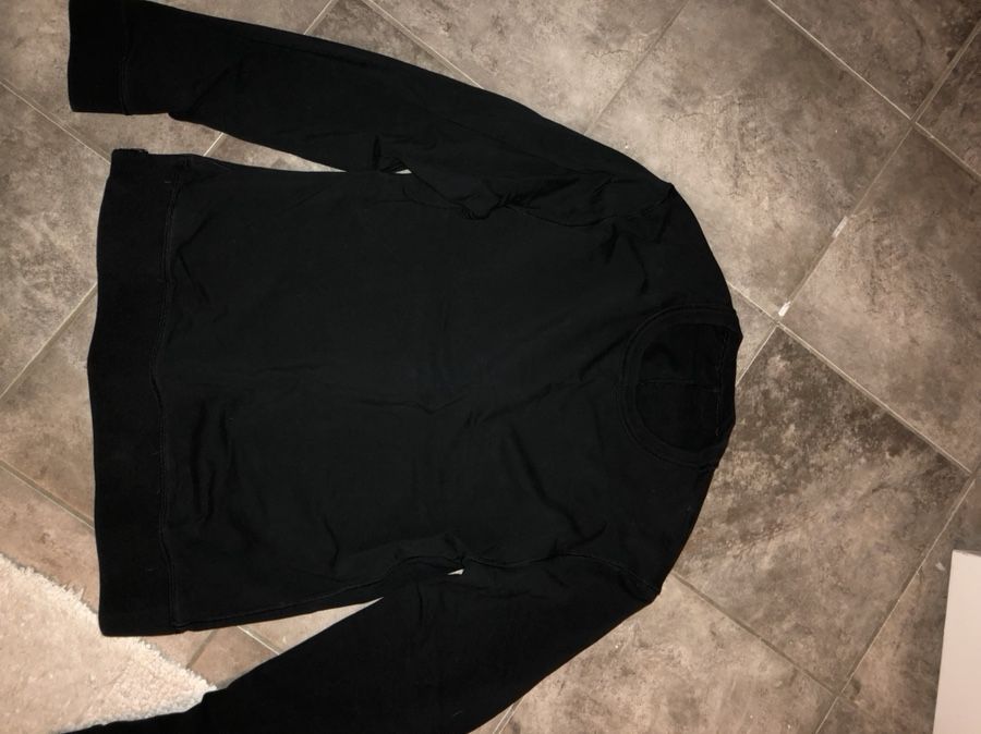 Men’s Lululemon medium Crew neck sweater