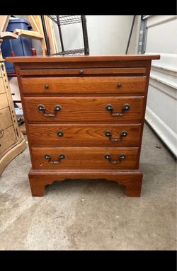 Keller solid oak nightstand