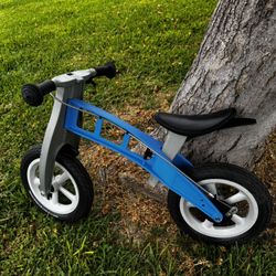 Kids Balance Bike with Hand Brake – Excellent Condition – Lightweight & Ready to Ride