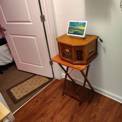 OLD FASHION CASSETTE RADIO & RECORD PLAYER 3 IN ONE 