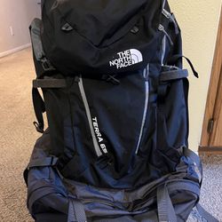 Men’s Northface Travel Backpack 