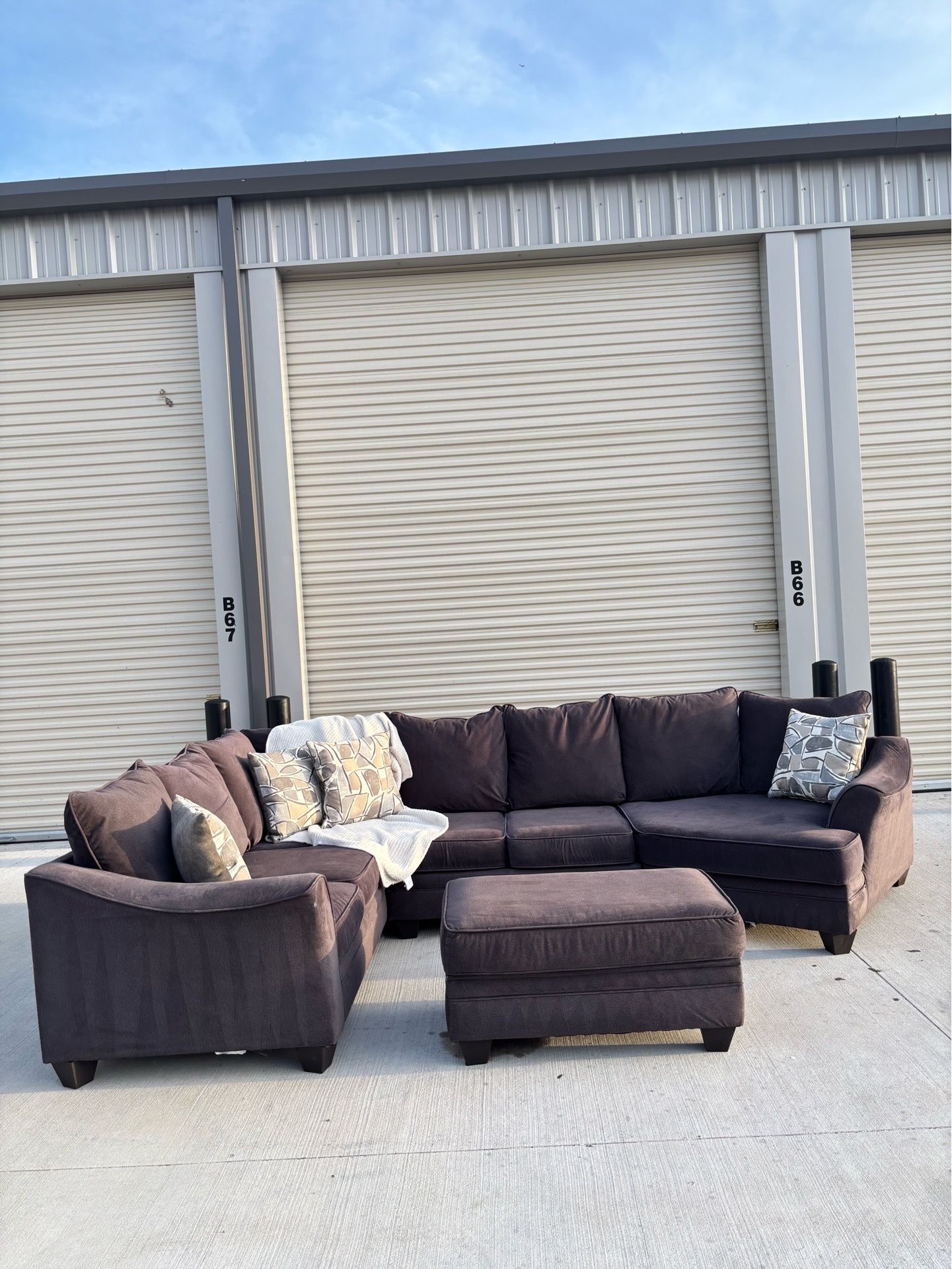 Dark Gray U Shape W/Ottoman