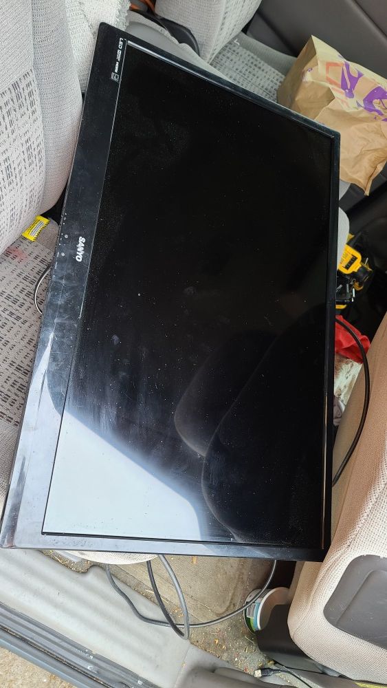 32 Sanyo t.v