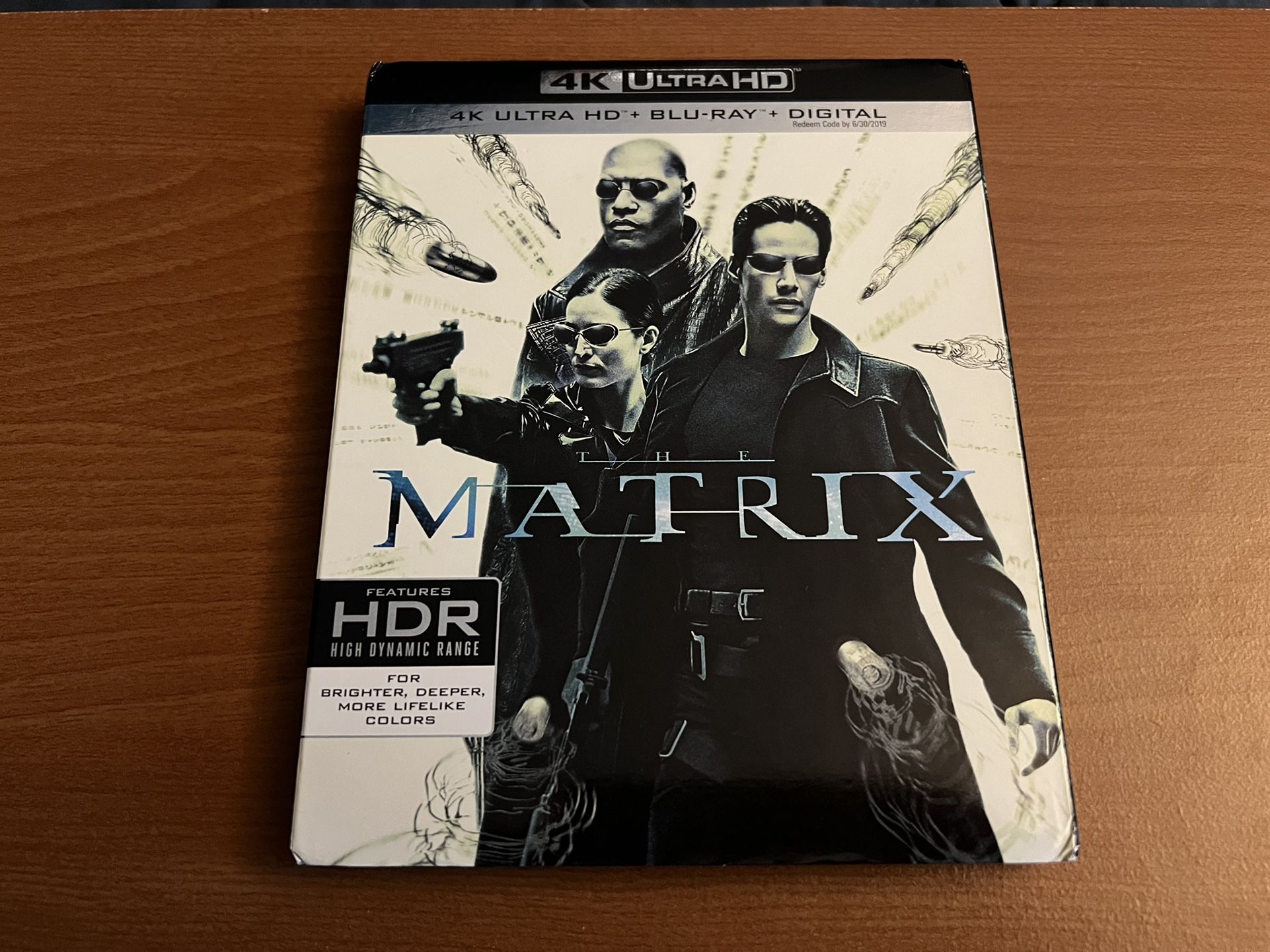 The Matrix (4K Ultra HD, Blu-ray w/ SlipCover)