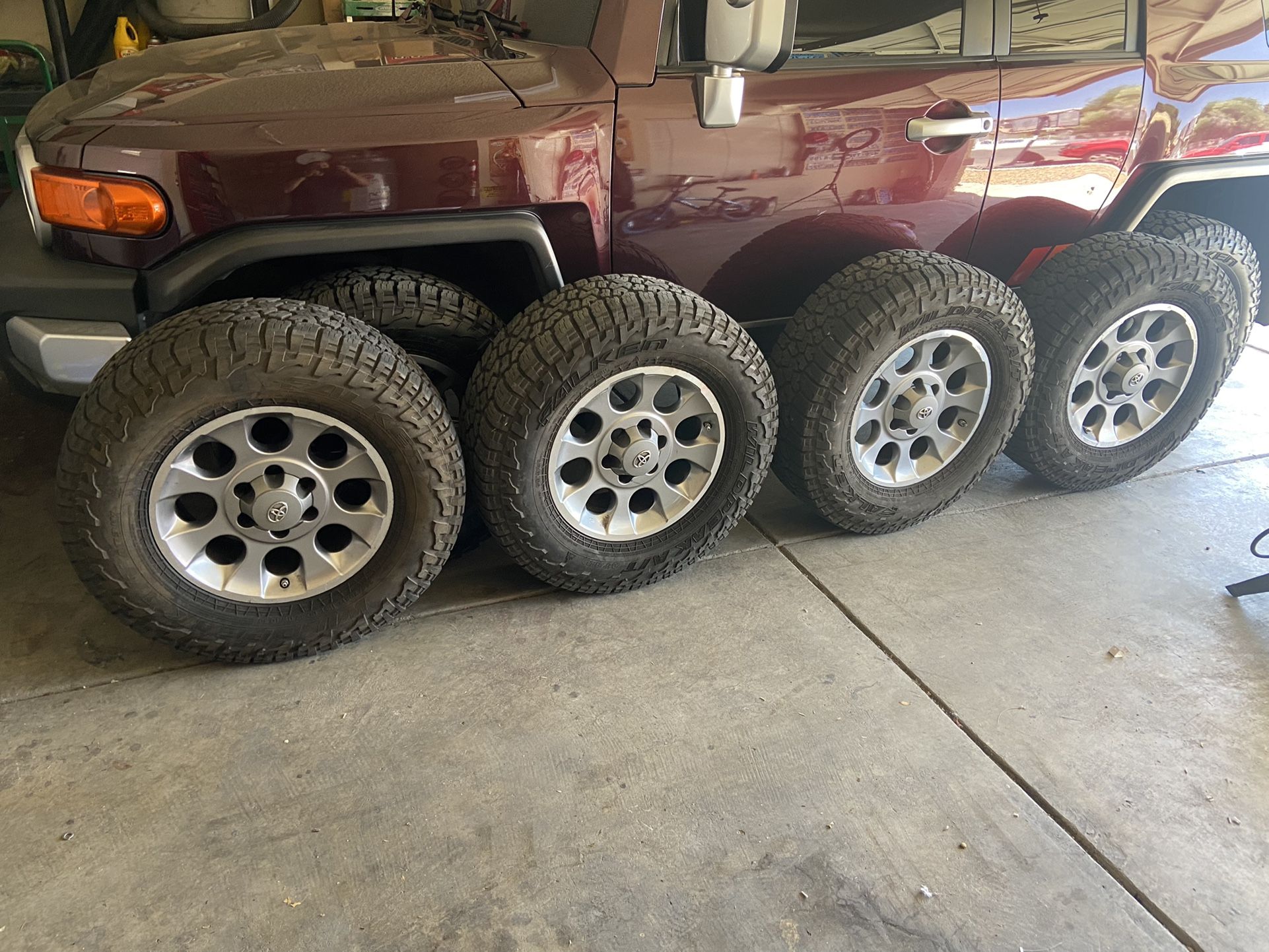 FJ CRUISER WHEELS AND TIRES for Sale in Las Vegas, NV OfferUp