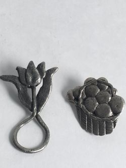 VINTAGE SILVER BROOCH LOT. SIGNED 😍😍BOTH FOR $7