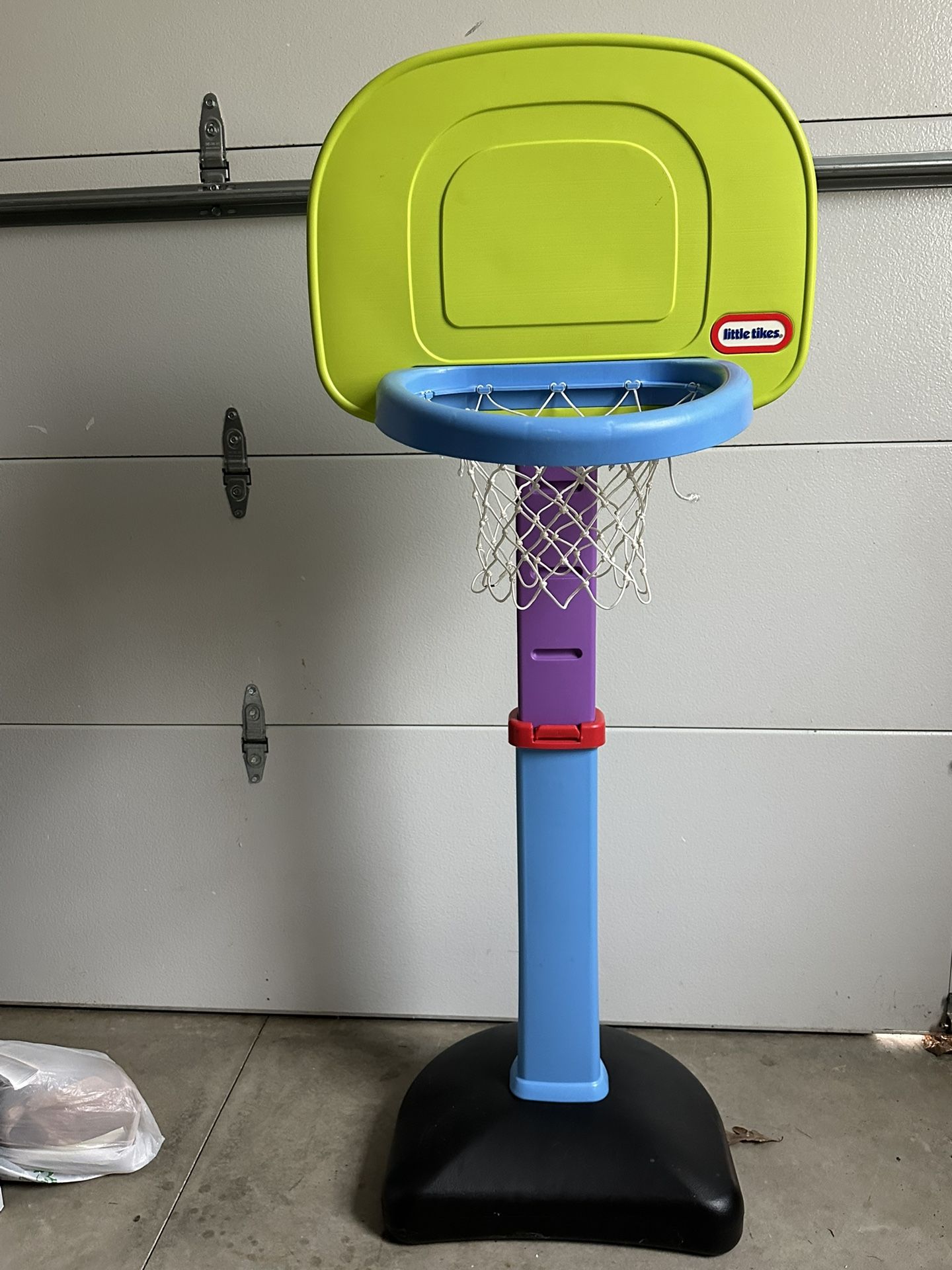 Little Tikes Basketball Hoop