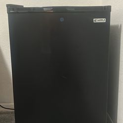 Kenmore mini Fridge 
