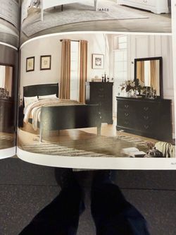 Queen bed room set on Sale
