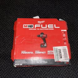 Milwaukee M18 Fuel 1/2 Hammer Drill Kit New 
