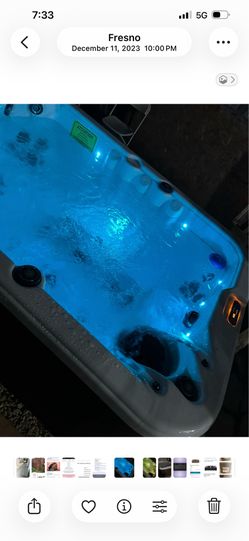 Jacuzzi/ Hottub