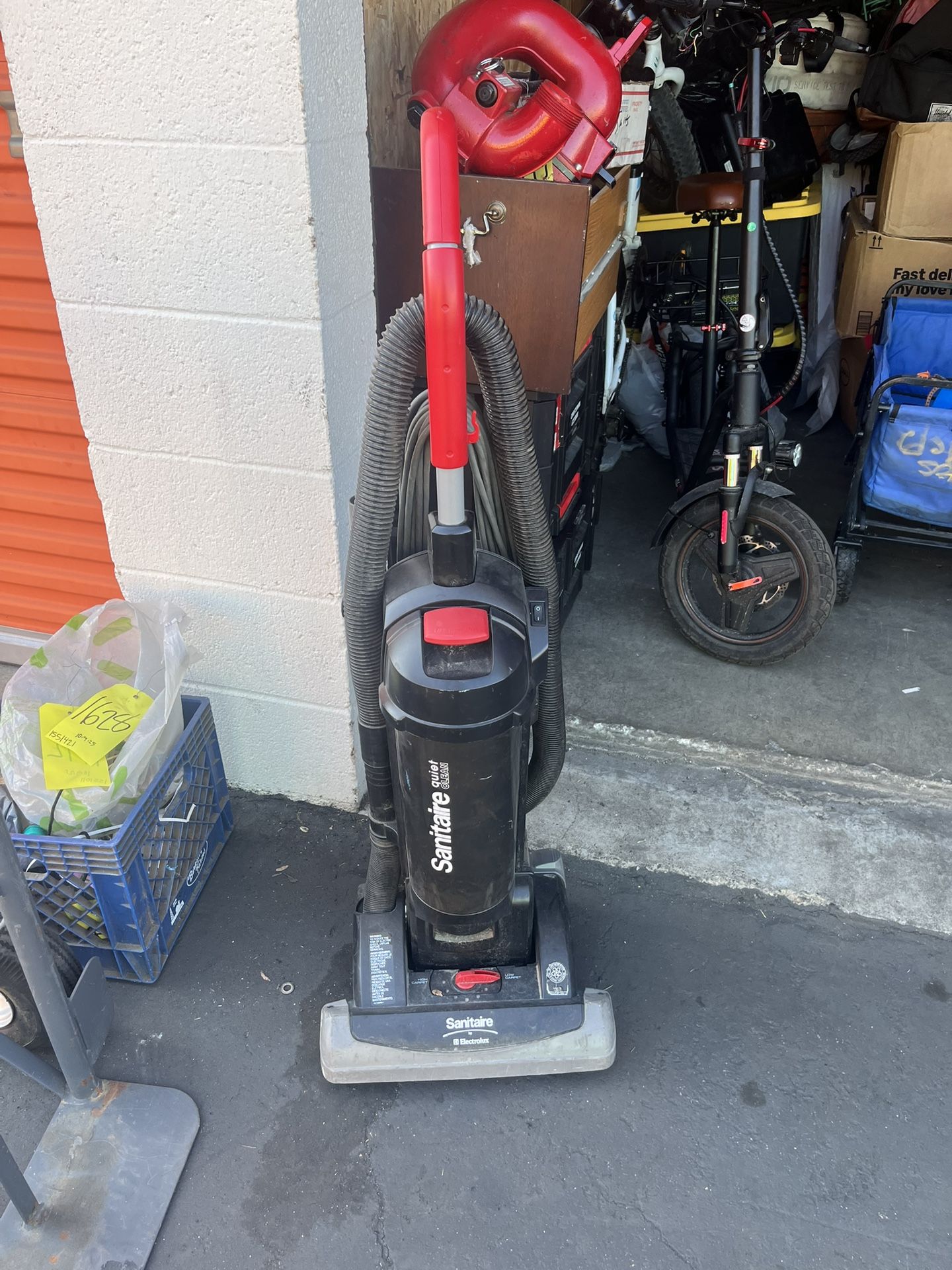 Sanitaire Electrolux Bagless Upright Vacuum Cleaner SC5845 