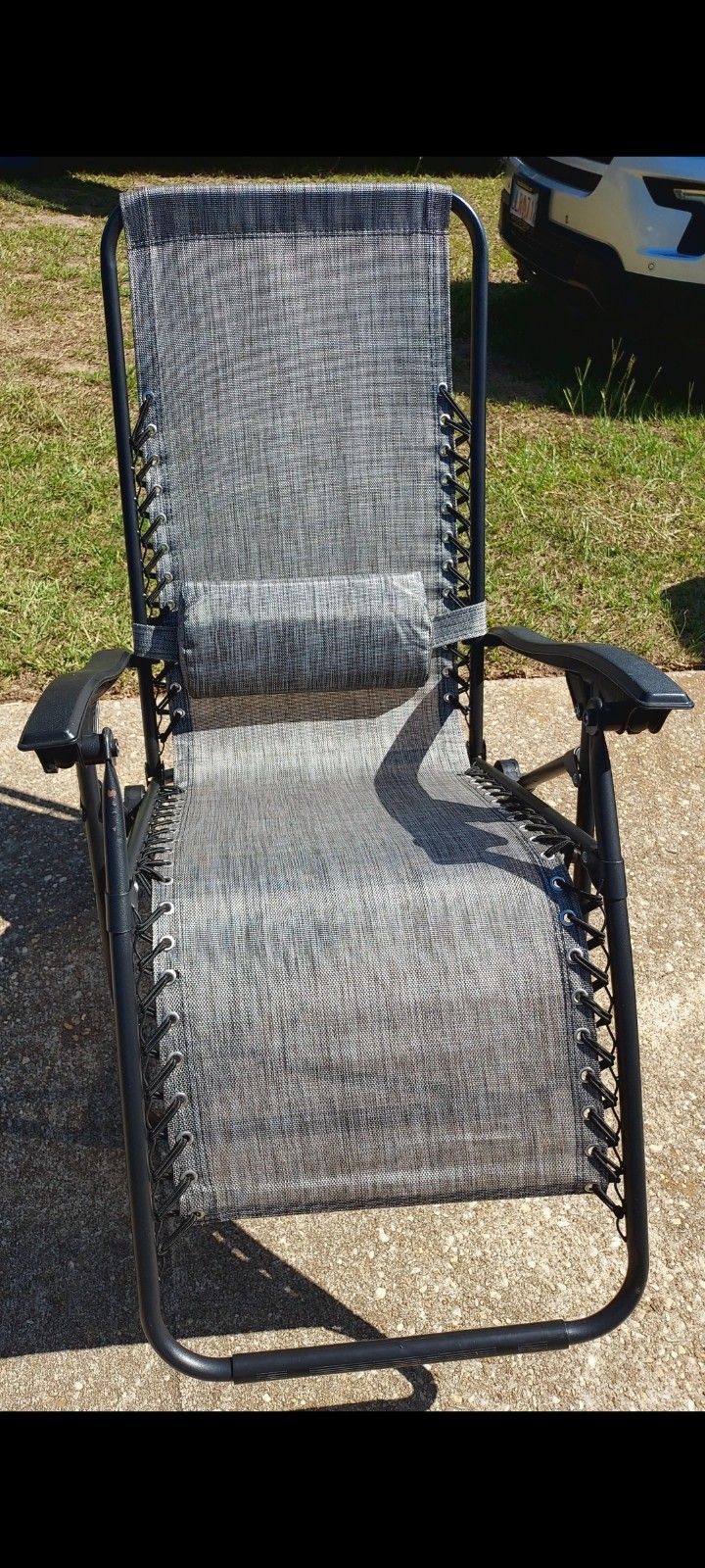 Multi-Position Gray Zero Gravity Chair- LIKE NEW