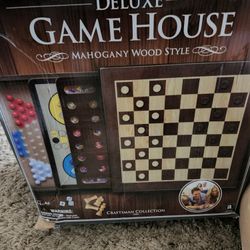 The Deluxe Game HOUSE GAME WITH MAHOGANY WOOD STYLE 