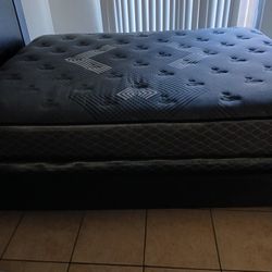 QUEEN BED FRAME 