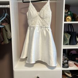 White Dress Size 5. 