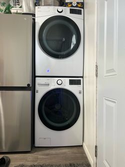 LG Thin Q Washer / Gas Dryer