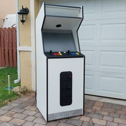 Classic arcade video game with 5000 Built In Games