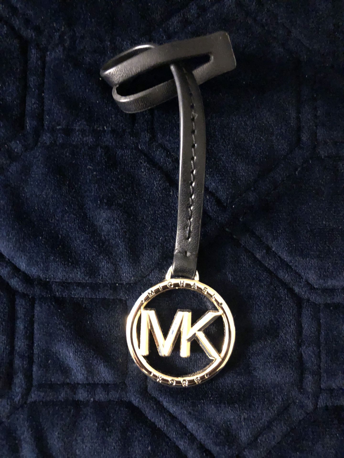 Michael Kors MK Round Gold Black Leather Hang Tag Keychain Bag FOB Purse Charm