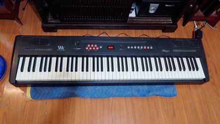 Williams Allegro 88 key electric keyboard  full size