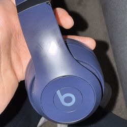 Beats - Studio Pro - Wireless Noise Cancelling Over-the-Ear Headphones