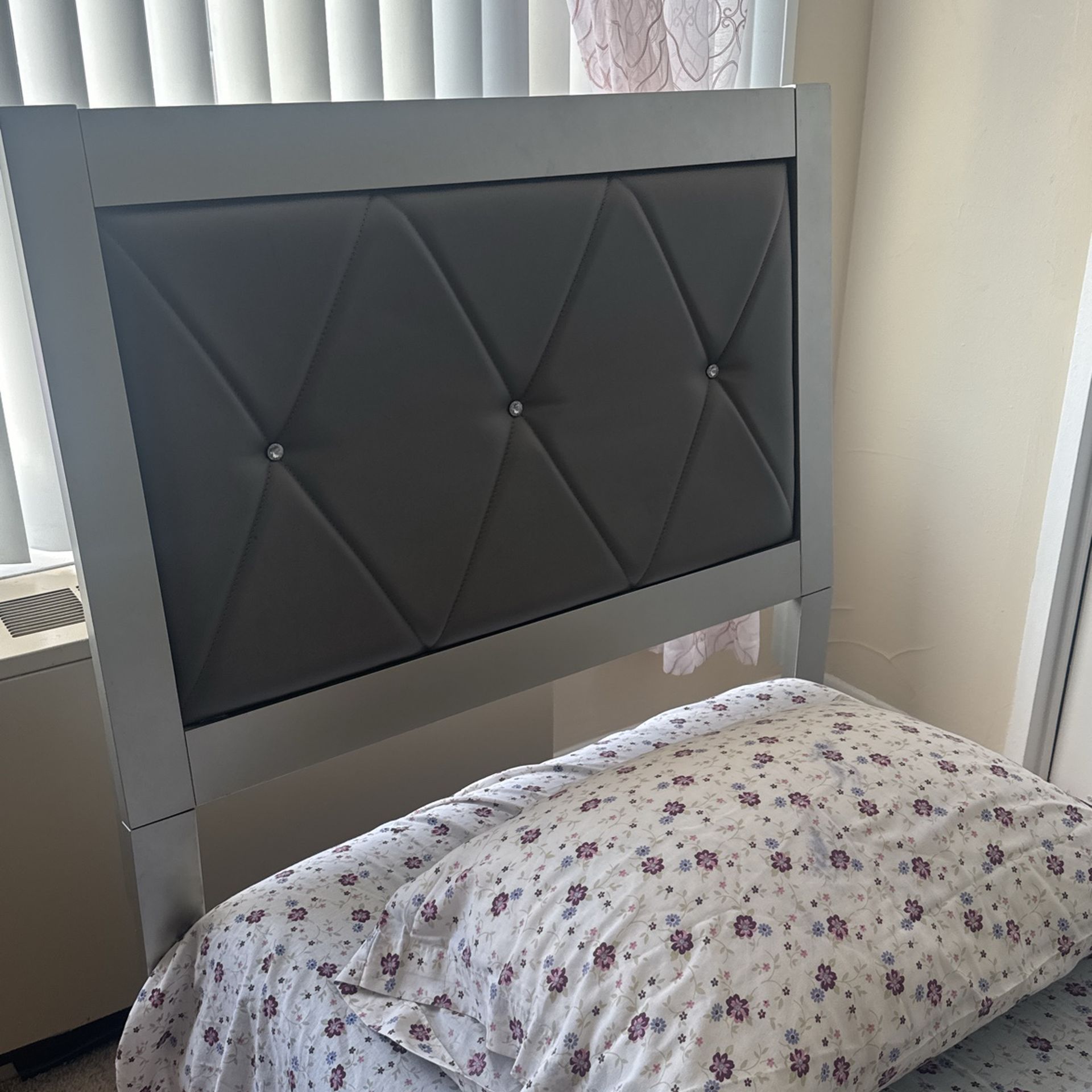 Twin Bed
