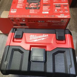 Milwaukee
M18 18-Volt 2 Gal. Lithium-Ion Cordless Wet/Dry Vacuum (Vacuum-Only)