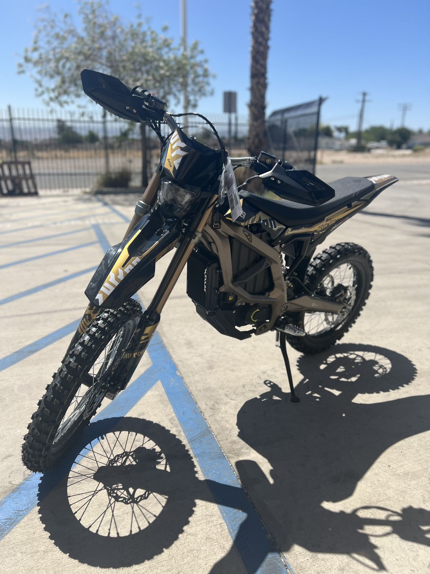 2025 Surron Ultra Bee HP Desert Tan
