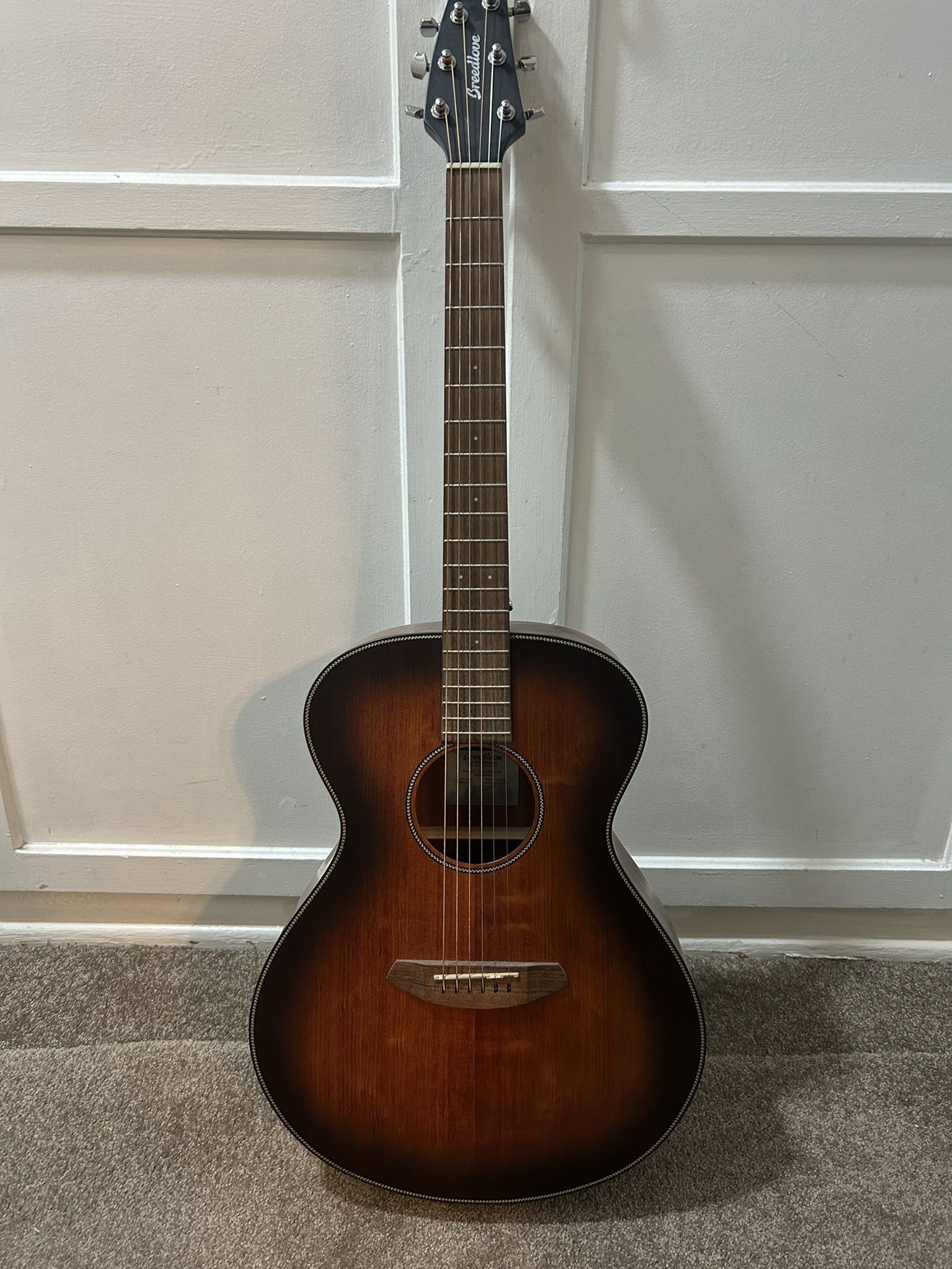 Breedlove acoustic Guitar Sitka African Mahogany